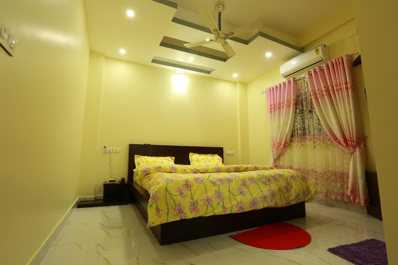 Seethas Regency Hotel กูรูวาเยอร์ ภายนอก รูปภาพ